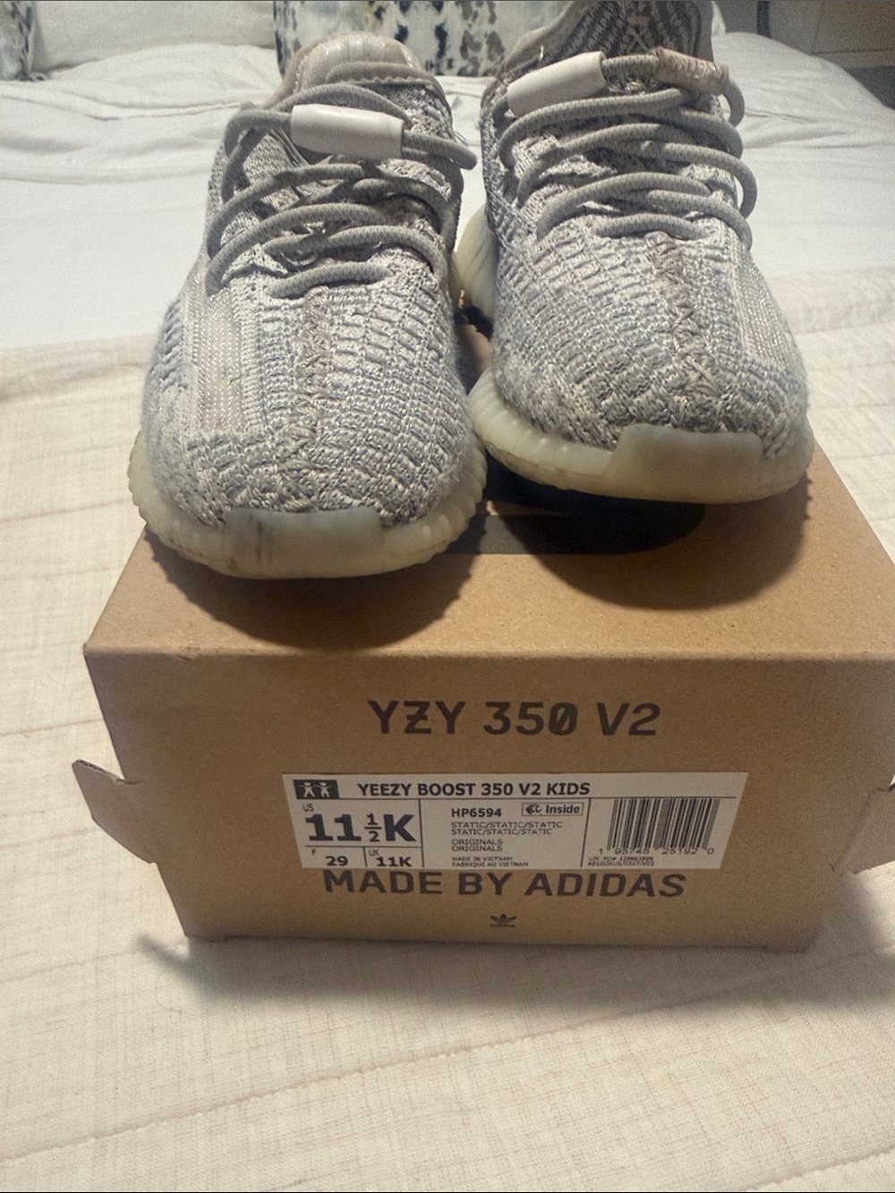 adidas Kids Yeezy Boost 350 V2 Sneakers in Light Grey
